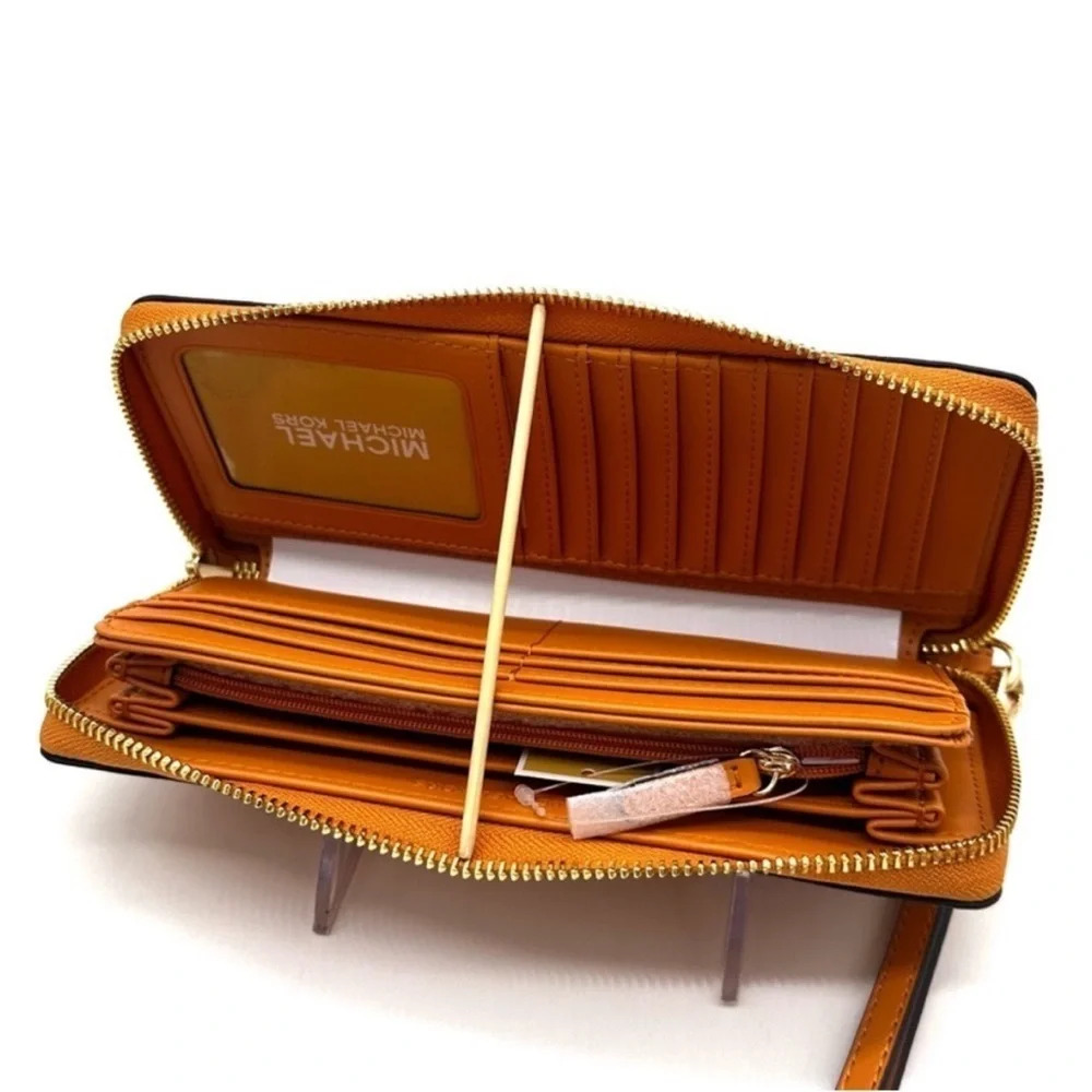 Michael Kors Large Continental Wallet
Wristlet Cider - Picture 7 of 8